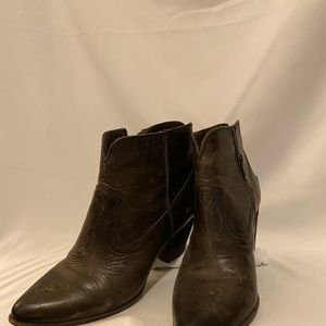 Frye Booties sz 9 1/2